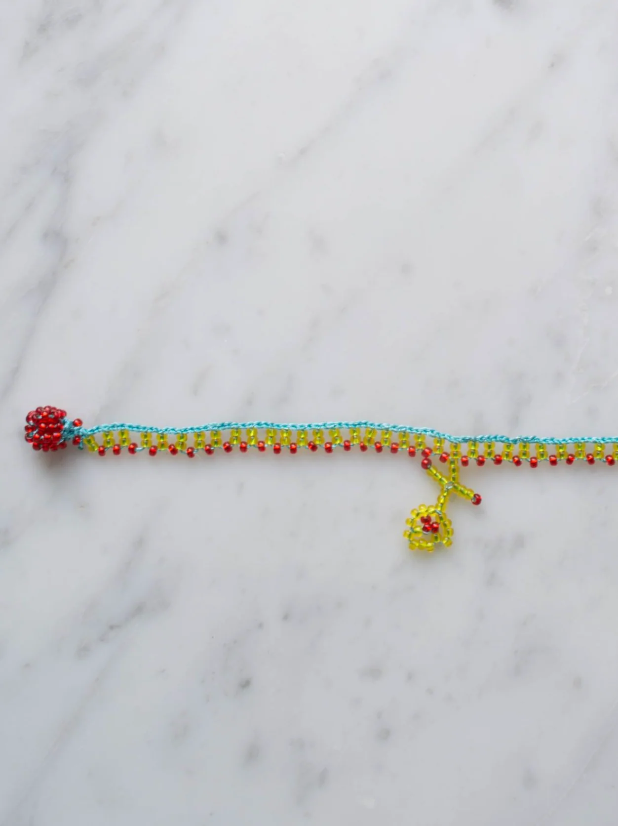 Armbånd • Kniplet • Rød & gul med blomst - Image 3