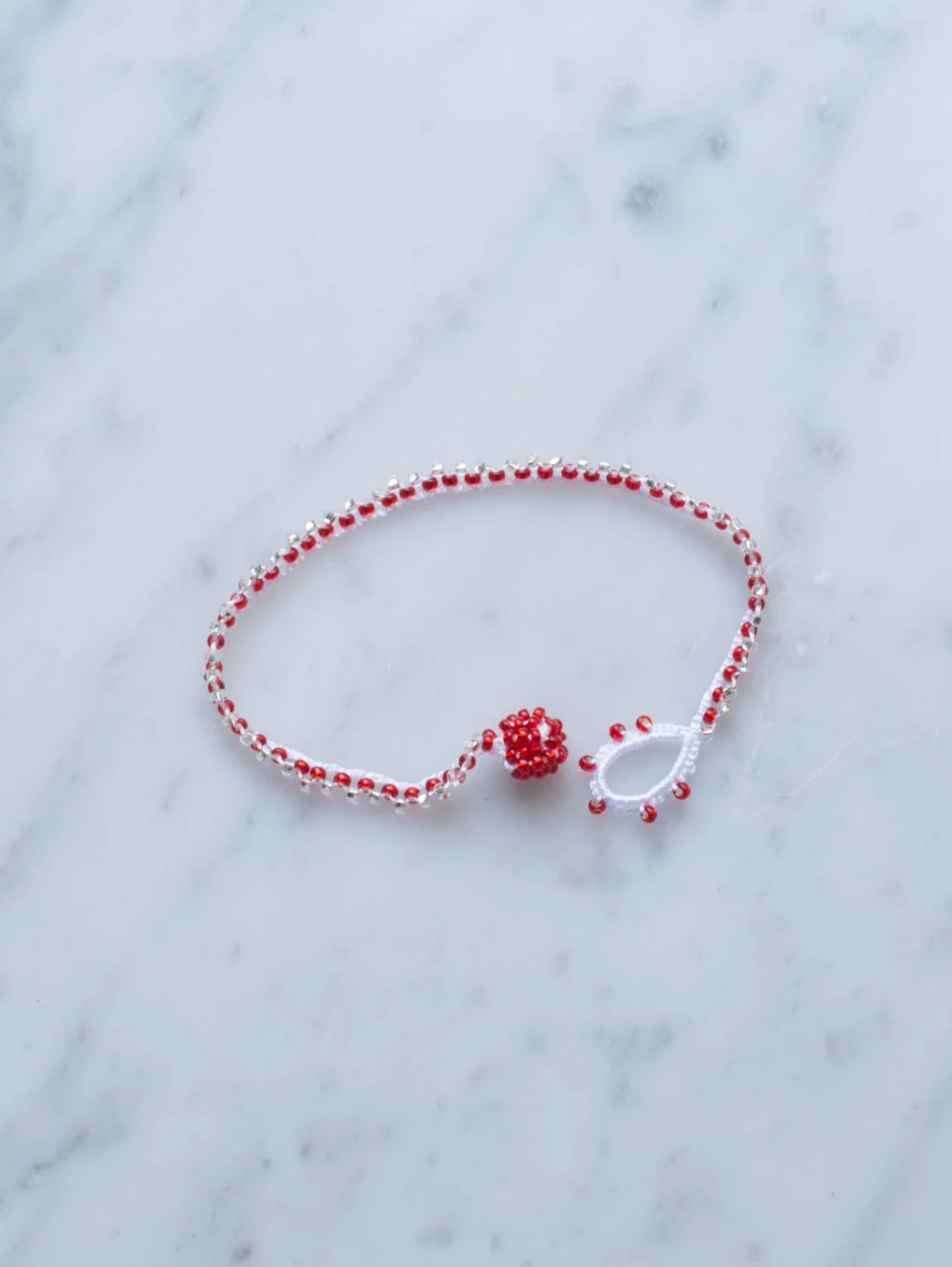 Armbånd • Kniplet • Rød & hvid