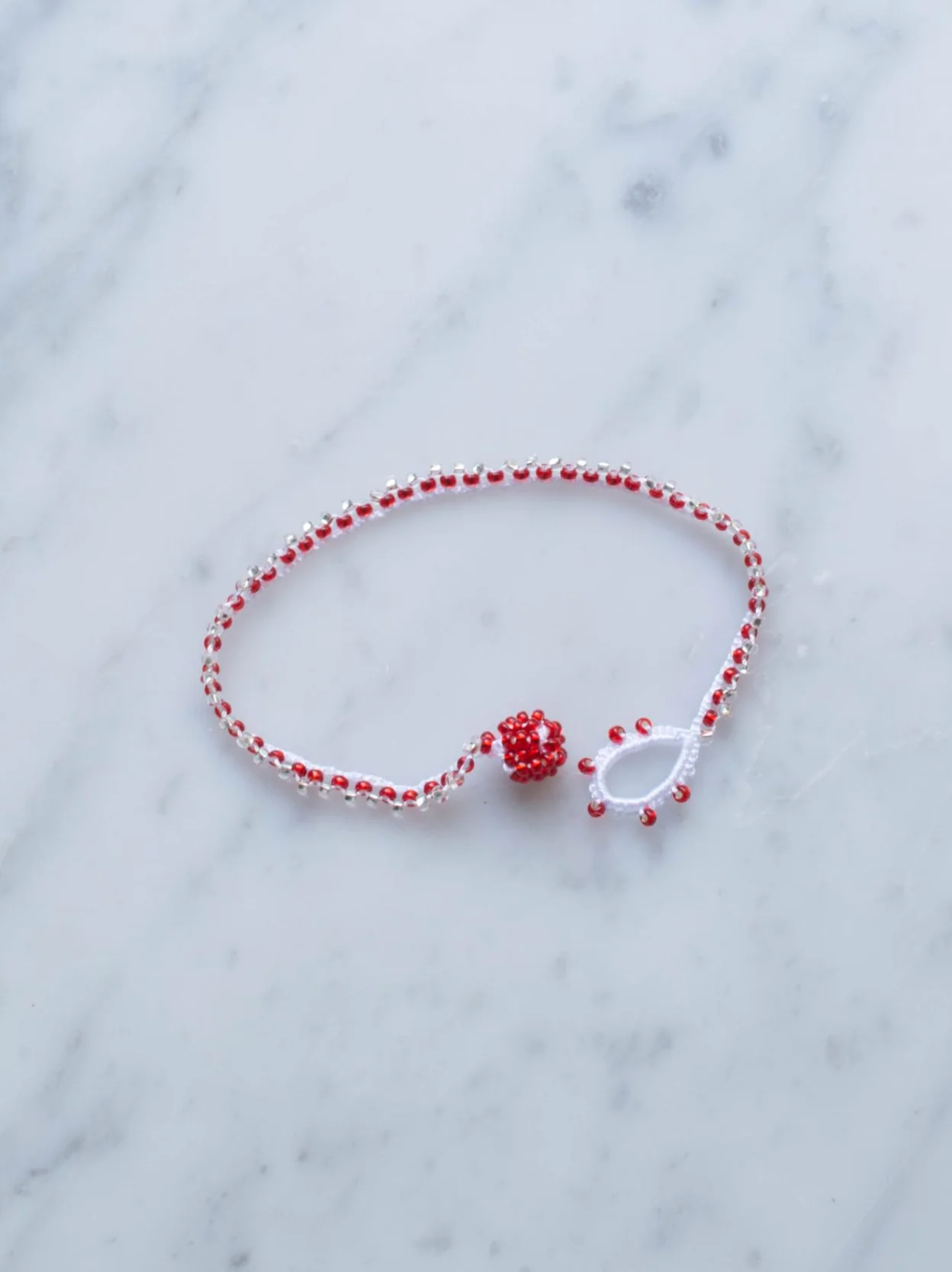 Armbånd • Kniplet • Rød & hvid - Image 3