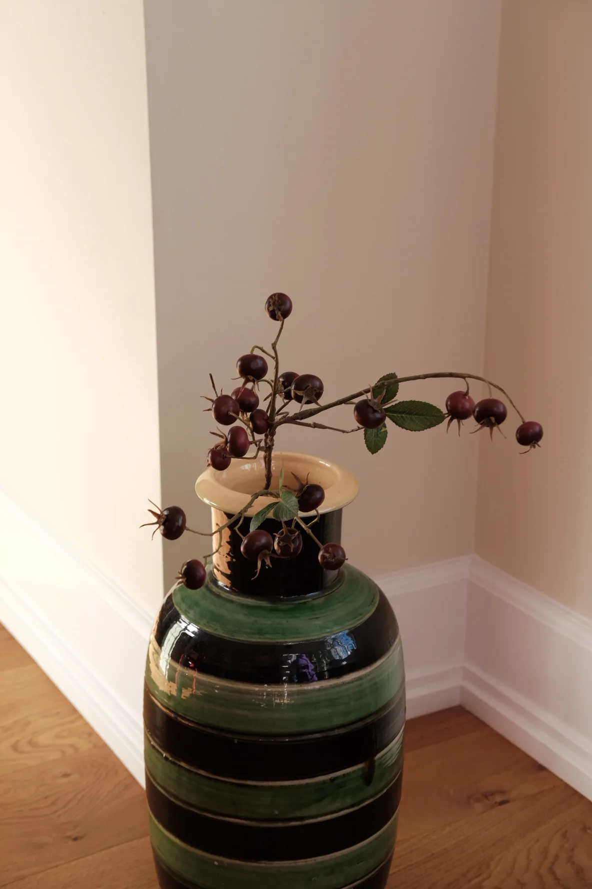 Blomst • Hyben Bær • Mørkerøde - Image 3