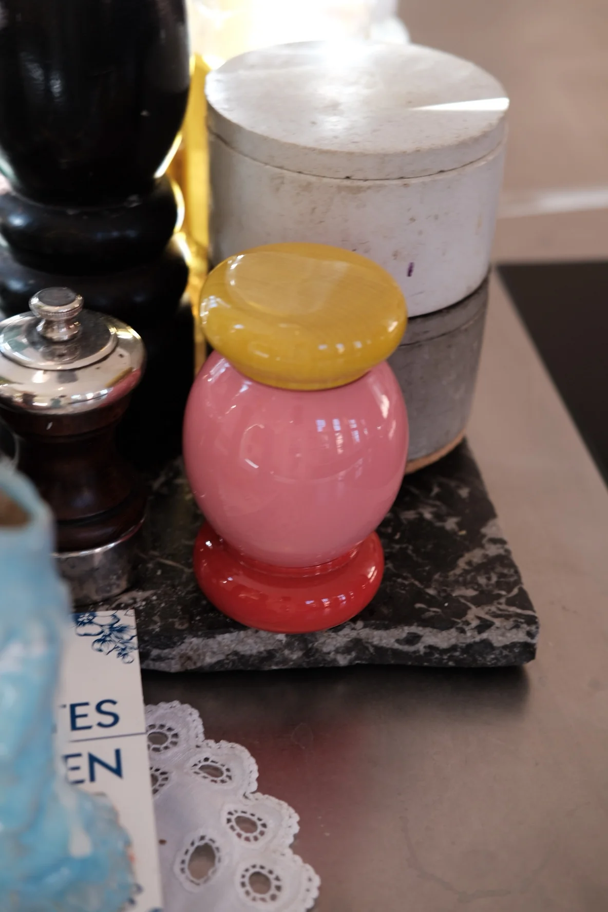 Peberkværn ES18 • Alessi x Ettore Sottsass • Rød & lyserød