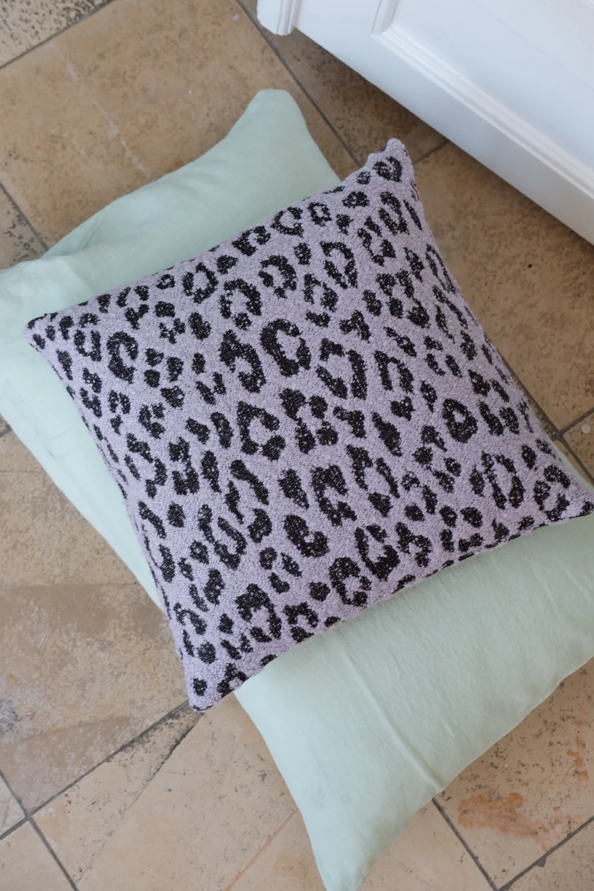 Leopard Uldpude • Mellem • Lavendel • Eksklusivt i DORA - Image 2