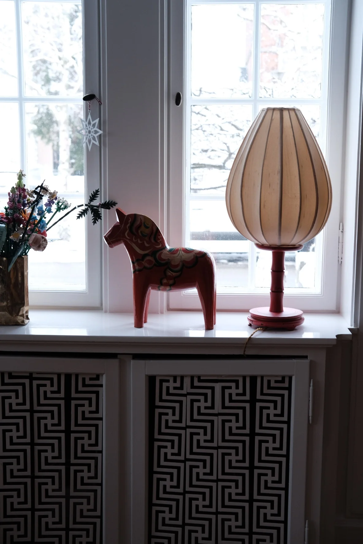 Vintage Dalahest • Håndmalet træ • Rød • 34 cm høj - Image 3